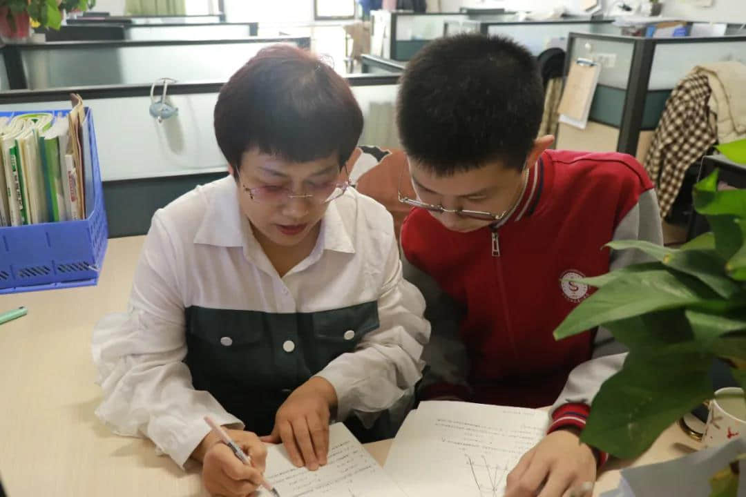 名师风采|安素敏：痴心一片终不悔，只为桃李竞相开