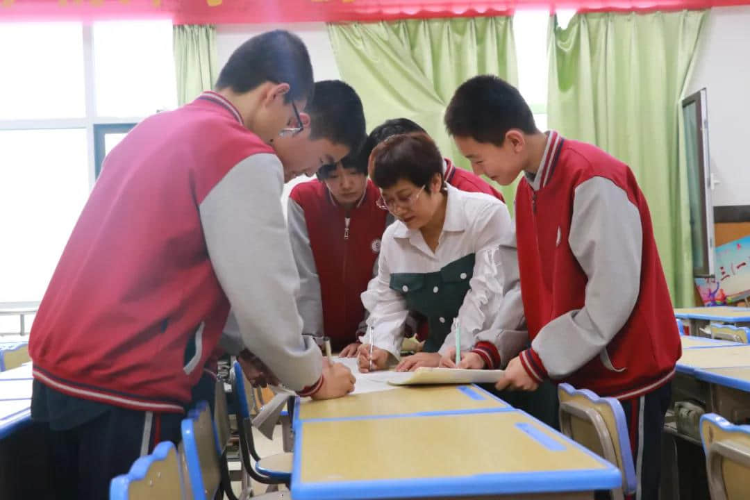 名师风采|安素敏：痴心一片终不悔，只为桃李竞相开