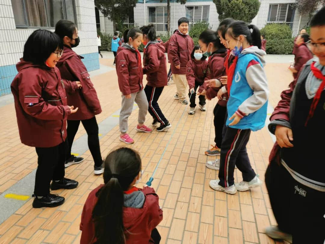 播下一种行为 收获一种习惯┃私立一中小学部规范月