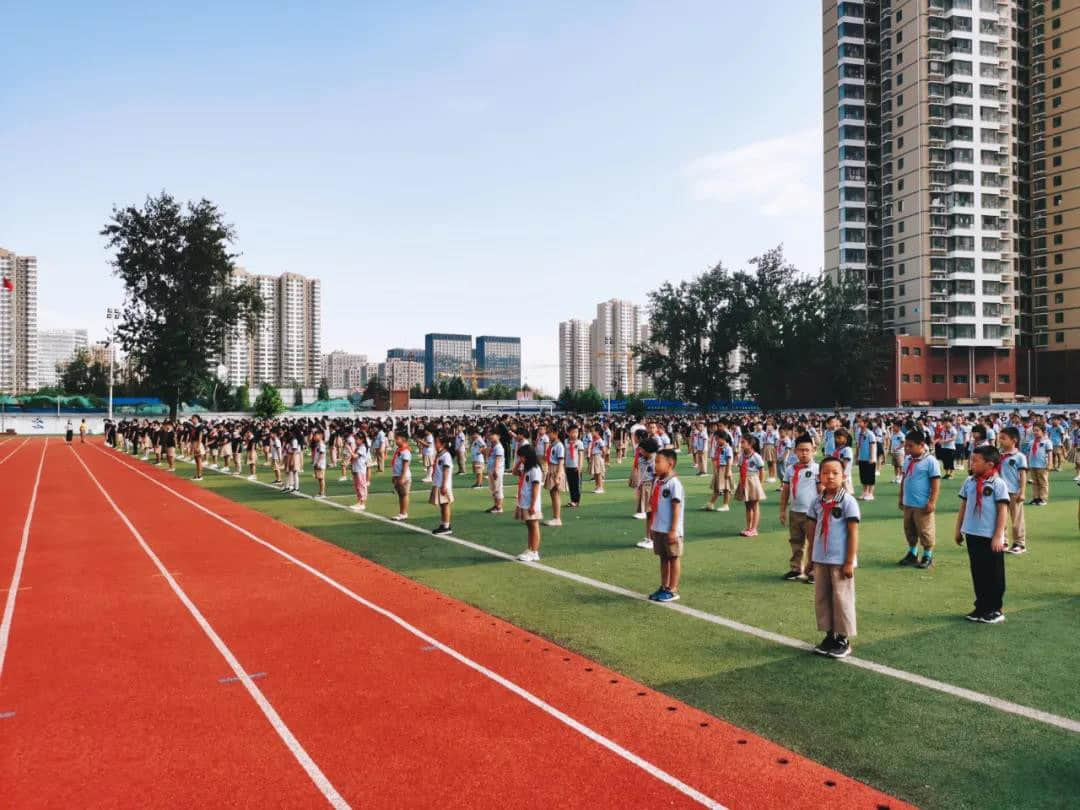 播下一种行为 收获一种习惯┃私立一中小学部规范月