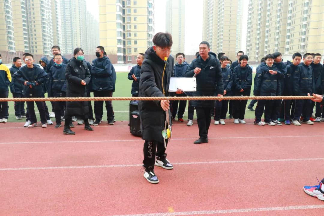 力拔青春 强我体魄丨私立一中举行拔河比赛