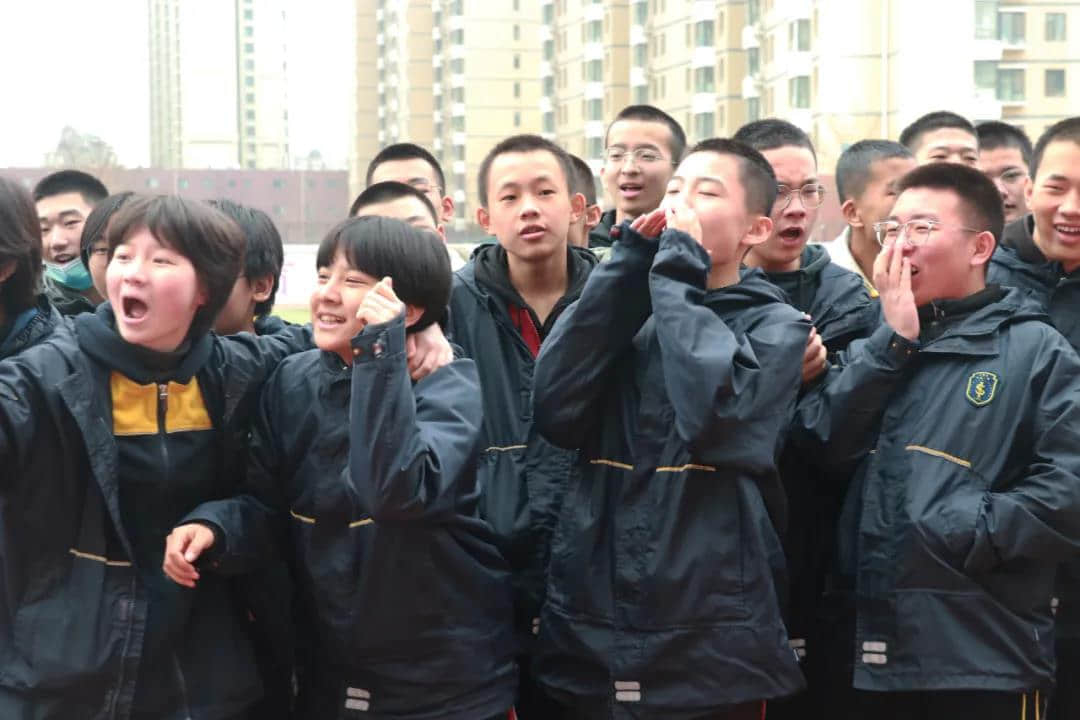 力拔青春 强我体魄丨私立一中举行拔河比赛