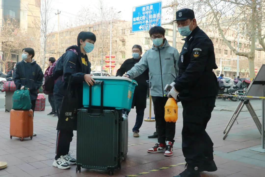 开学日|春暖花开,少年归来