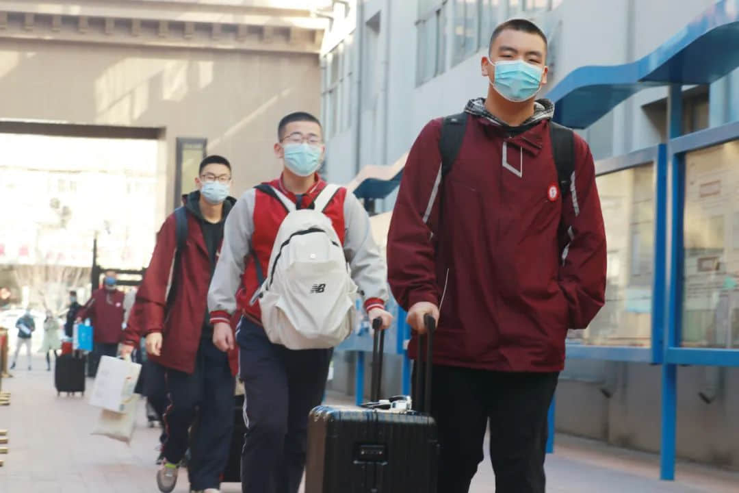 开学日|春暖花开,少年归来