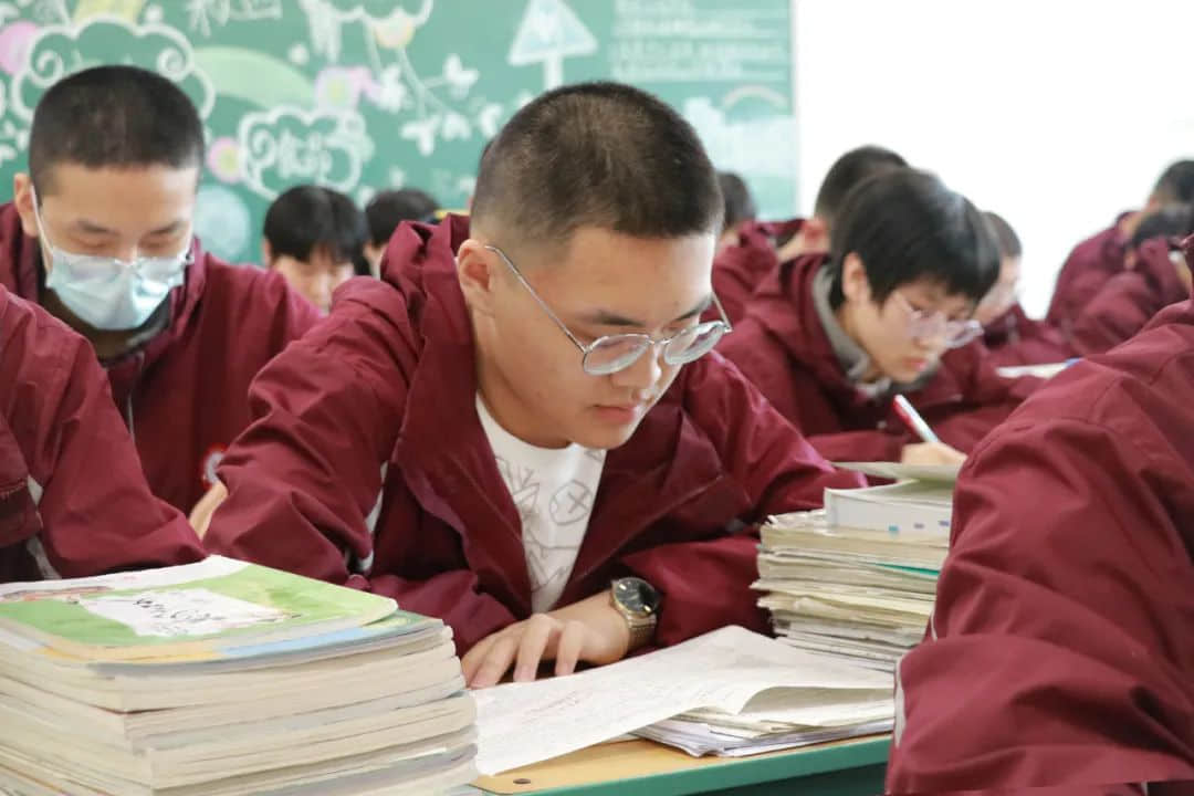开学日|春暖花开,少年归来