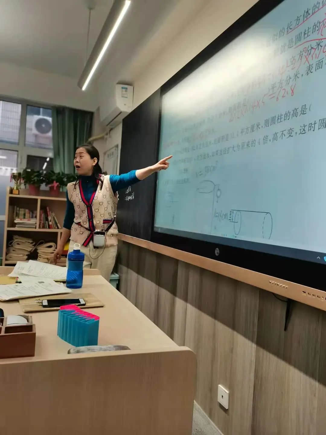 【教研风采】 “以听互学 评中成长”——互听课纪实