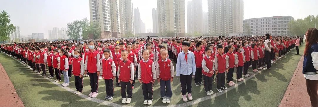 【书香校园】“浸润书香 沐浴诗词”主题升旗仪式