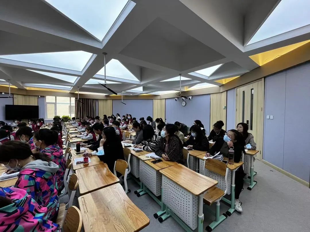 【教研风采】异彩纷呈显匠心 教学研讨促成长——“同课异构”项目式纪实