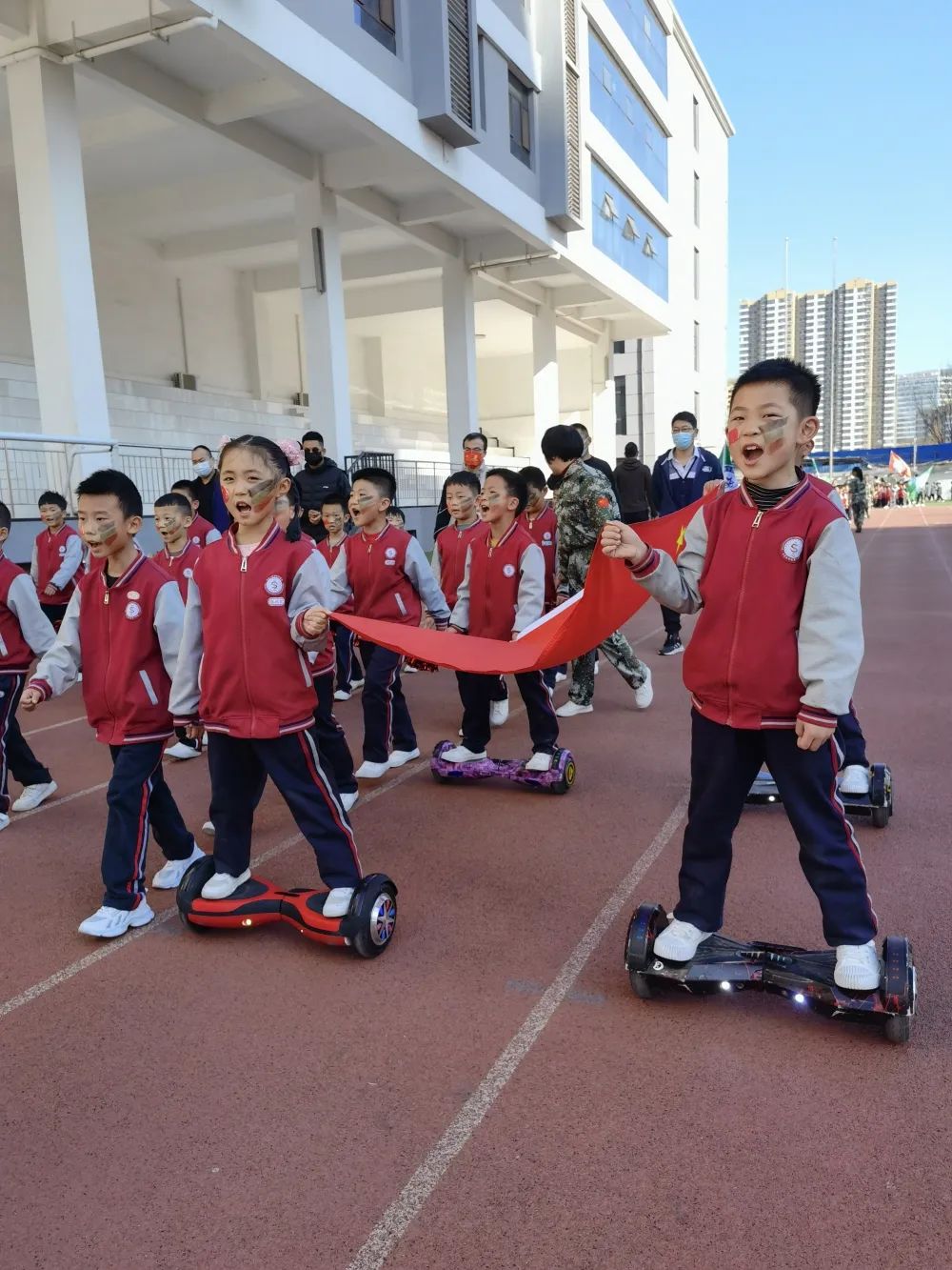 【五育并举】践行“双减” 体育“优加”——一年级“海陆空”运动会欢乐举行