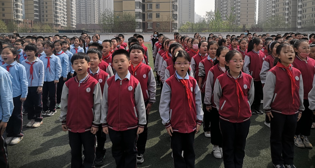 【书香校园】“浸润书香 沐浴诗词”主题升旗仪式