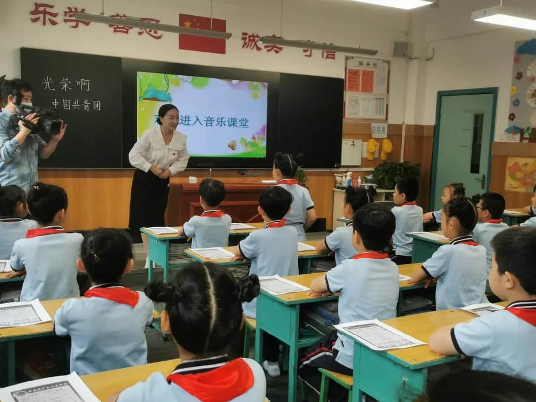 【学科思政课】唱起来、画起来、学起来——思政课可以这样上