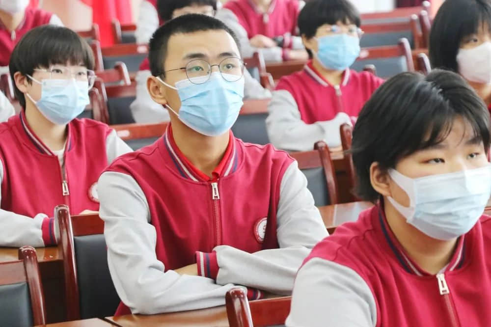 弘扬青春精神 贡献青春力量｜石家庄私立第一中学举办迎接建团100周年主题团日活动