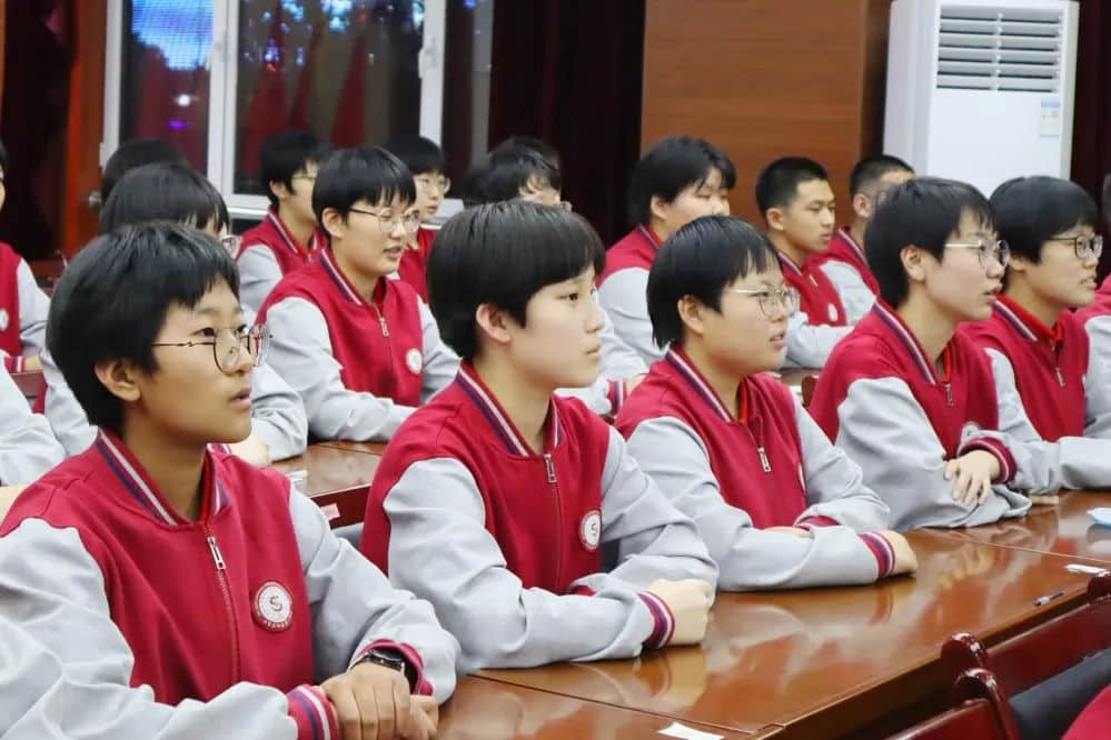 弘扬青春精神 贡献青春力量｜石家庄私立第一中学举办迎接建团100周年主题团日活动