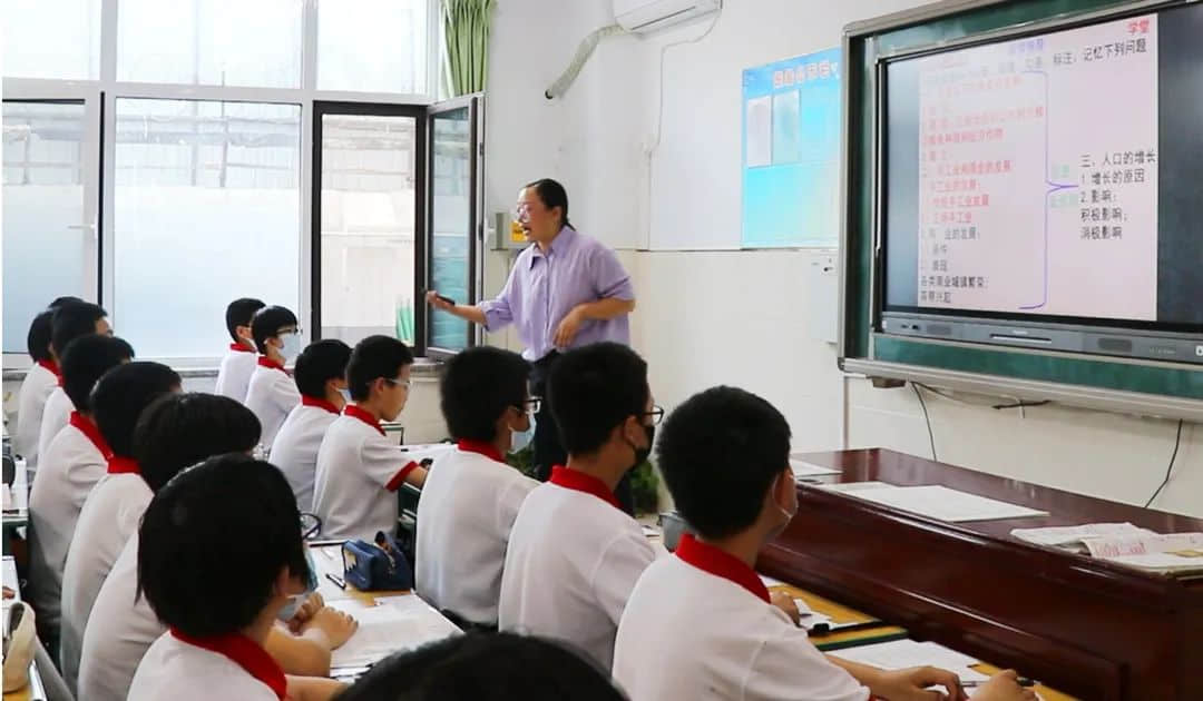 学科交流促成长 教学相长共芬芳丨私立一中年级教研活动