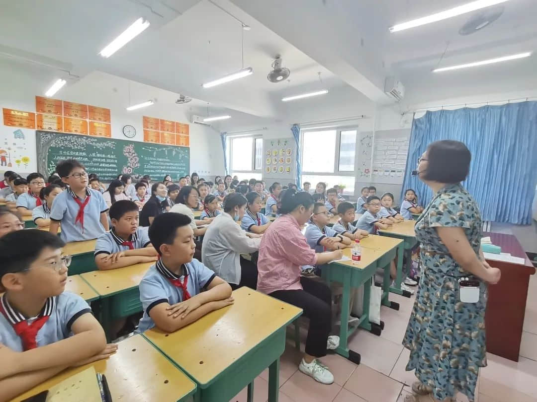 【教学节·翻转课堂】“智慧花开 悦动课堂”第一届教学节——大语文校本主题教研