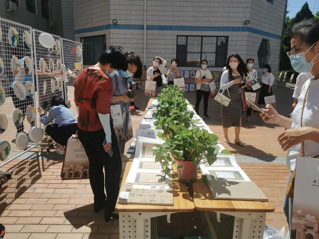 【教学节·特色课程】“智慧花开 悦动课堂”第一届教学节暨家长开放日（一、六年级）