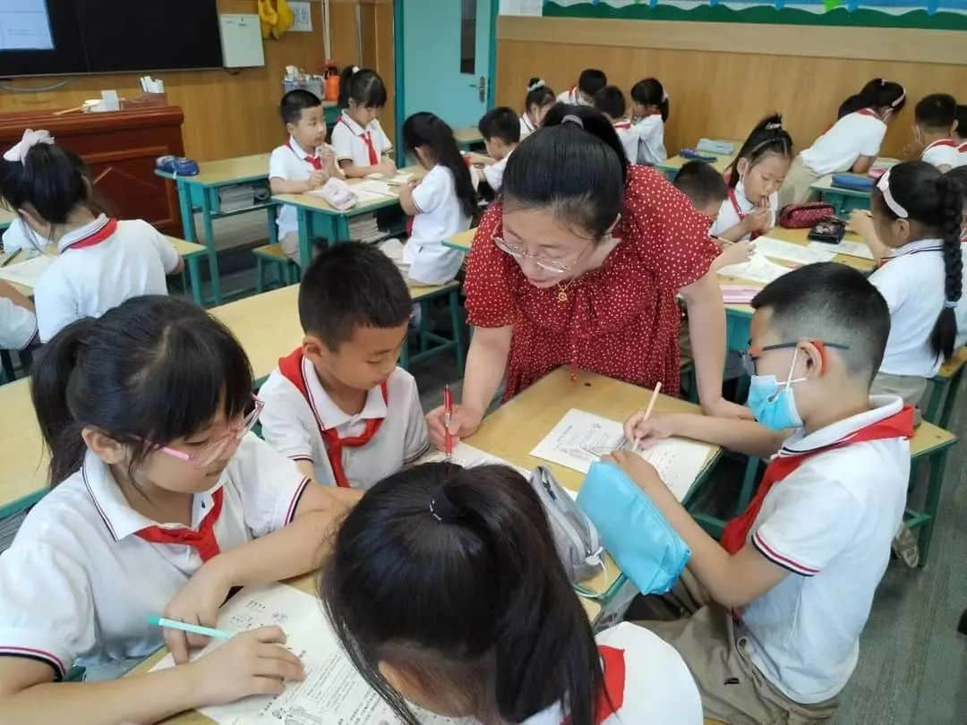 【教学节·特色课程】“智慧花开 悦动课堂”第一届教学节暨家长开放日（二、五年级）