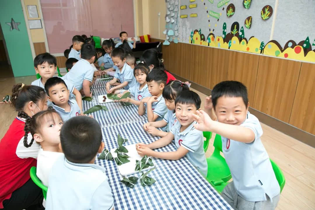 童心向党庆六一 家校共育过端午--私立一中附属幼儿园云端儿童节活动