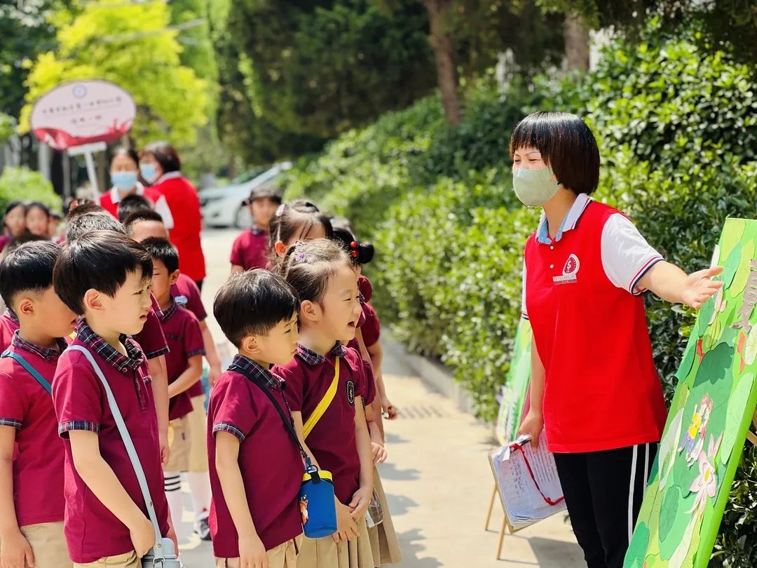 【毕业季—学前教育月系列活动（二）“温暖小学行、幸福初遇见” —私立一中附属幼儿园培优组小学参观之旅】