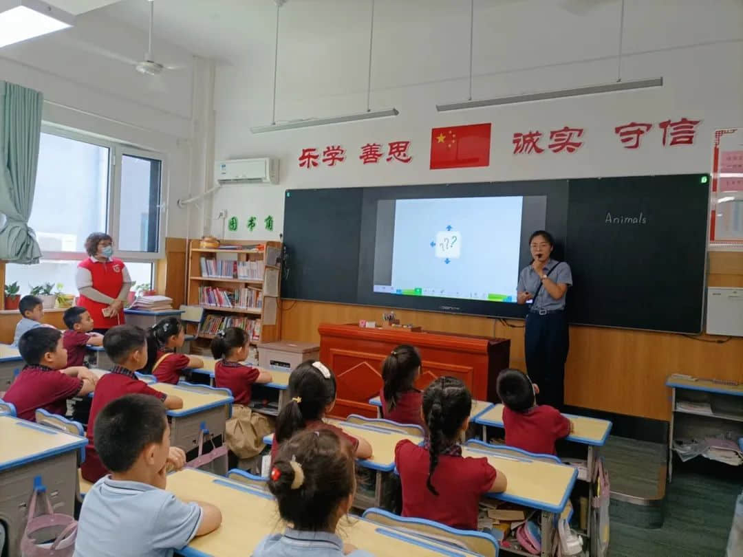 【毕业季—学前教育月系列活动（二）“温暖小学行、幸福初遇见” —私立一中附属幼儿园培优组小学参观之旅】