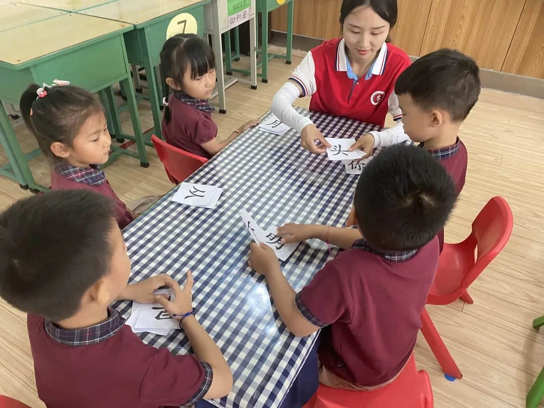 【以花为令，字词为伴】—私立一中附属幼儿园“识字飞花令”