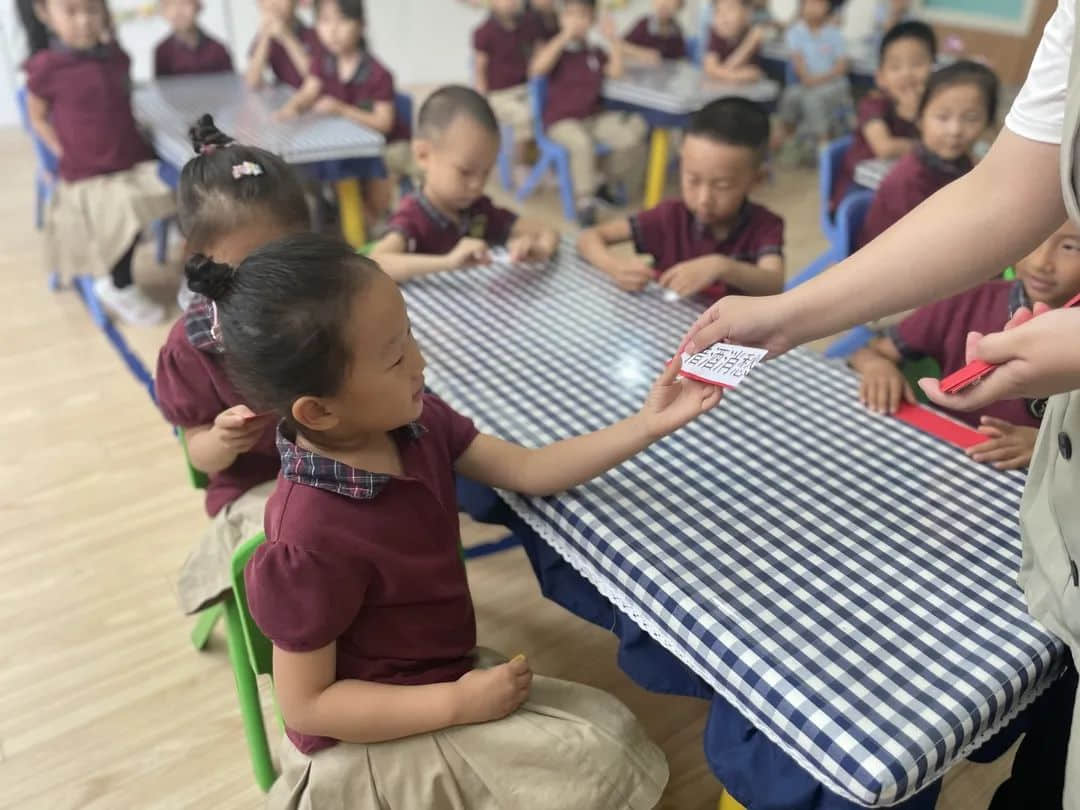 【以花为令，字词为伴】—私立一中附属幼儿园“识字飞花令”