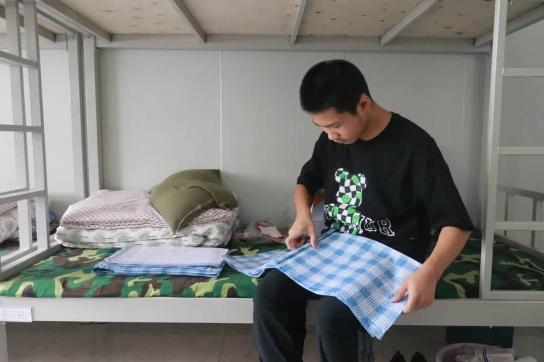 少年迎风而来，紧握蔚蓝 | 你好新同学！