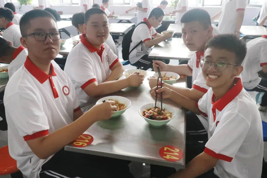 少年迎风而来，紧握蔚蓝 | 你好新同学！