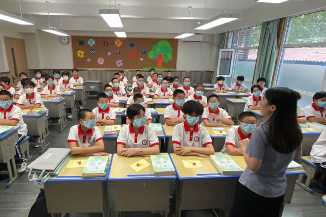 少年迎风而来，紧握蔚蓝 | 你好新同学！