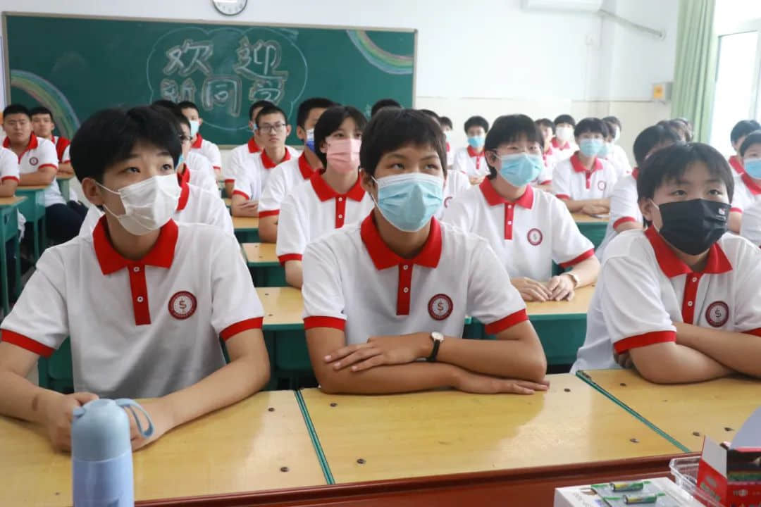 少年迎风而来，紧握蔚蓝 | 你好新同学！