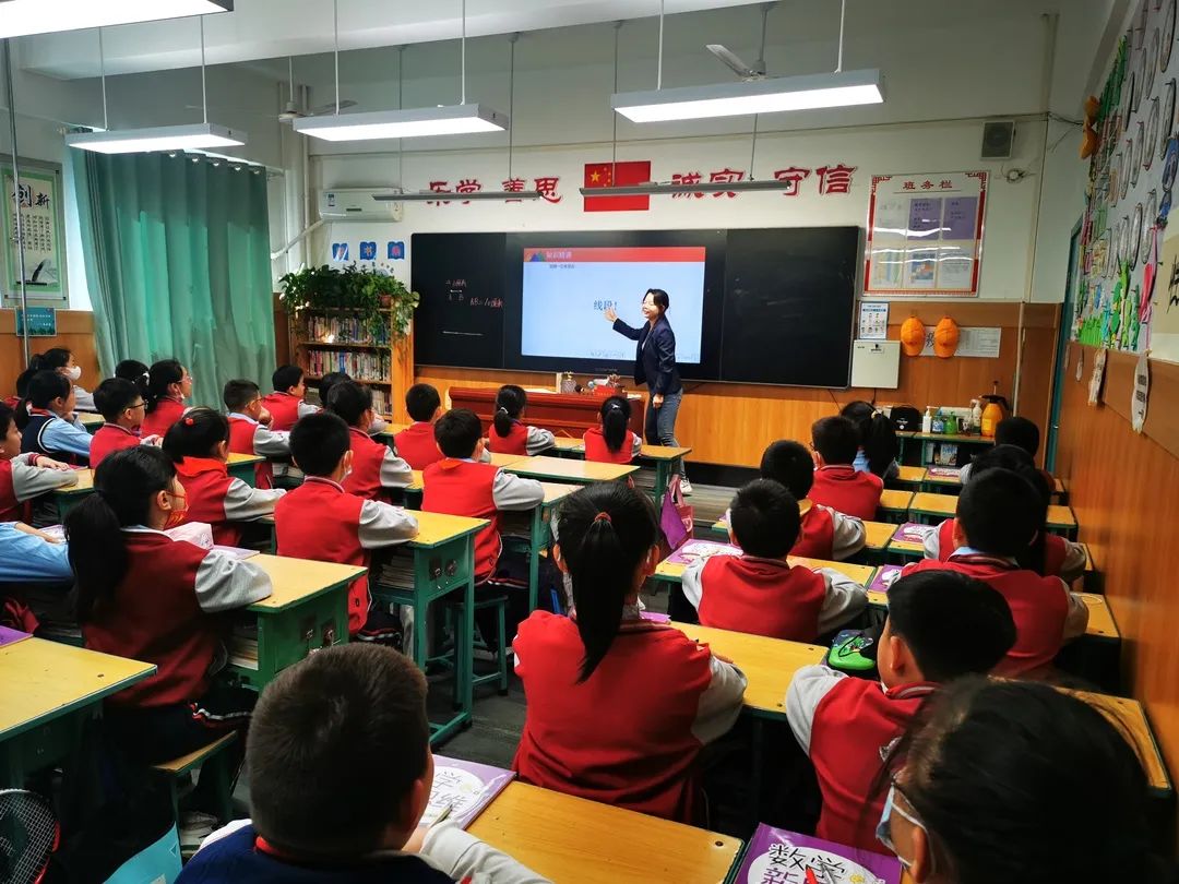 【立之慧•校本课程】“玩转数学新课堂 创新思维共成长”——第一届课程节展示（一）