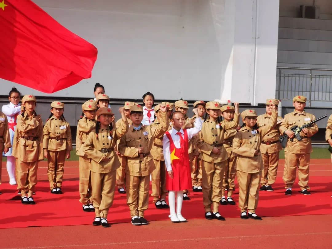 【立之育•国旗下的思政课】致敬抗美援朝 争做时代新人——石家庄私立一中附属小学升旗仪式