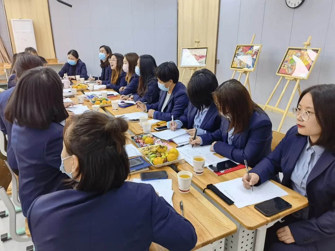 【立之育•班主任沙龙】一缕秋日里的暖阳— —第一届“班级常规管理”主题班主任沙龙