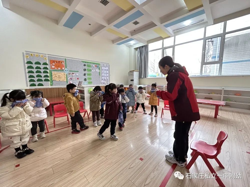 【幼之育】“消防安全 我们在行动”——私立一中幼儿园消防逃生演练活动