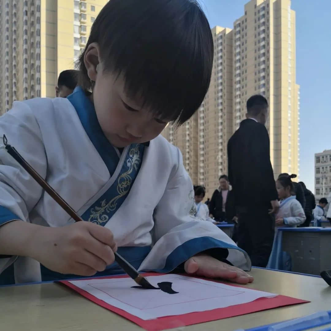 【立小•成长四礼】开蒙启智 礼润童心｜一年级开笔礼仪式