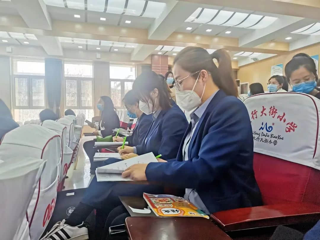 【立小•赋能研修】观摩研讨 赋能成长｜立小团队参加“名师之路”小学语文专题观摩研讨会