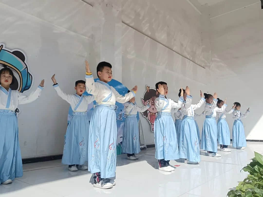 【立小•阅读嘉年华】一书一世界 阅读阅快乐｜第二届校园读书节开幕式如约绽放