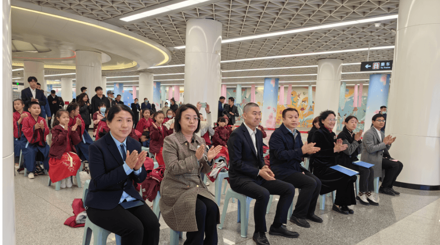 【立小•阅读嘉年华】“乘游天下 阅览古今”｜立小参加第五届书香地铁世界读书日活动纪实