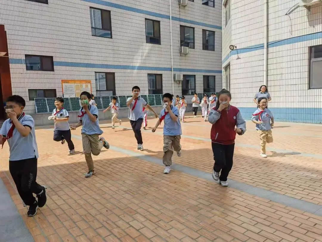 【立小•校园安全】筑牢安全防线 生命重于泰山｜消防安全应急疏散演练