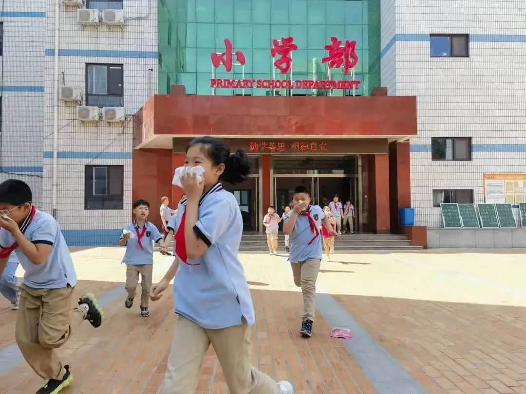 【立小•校园安全】筑牢安全防线 生命重于泰山｜消防安全应急疏散演练
