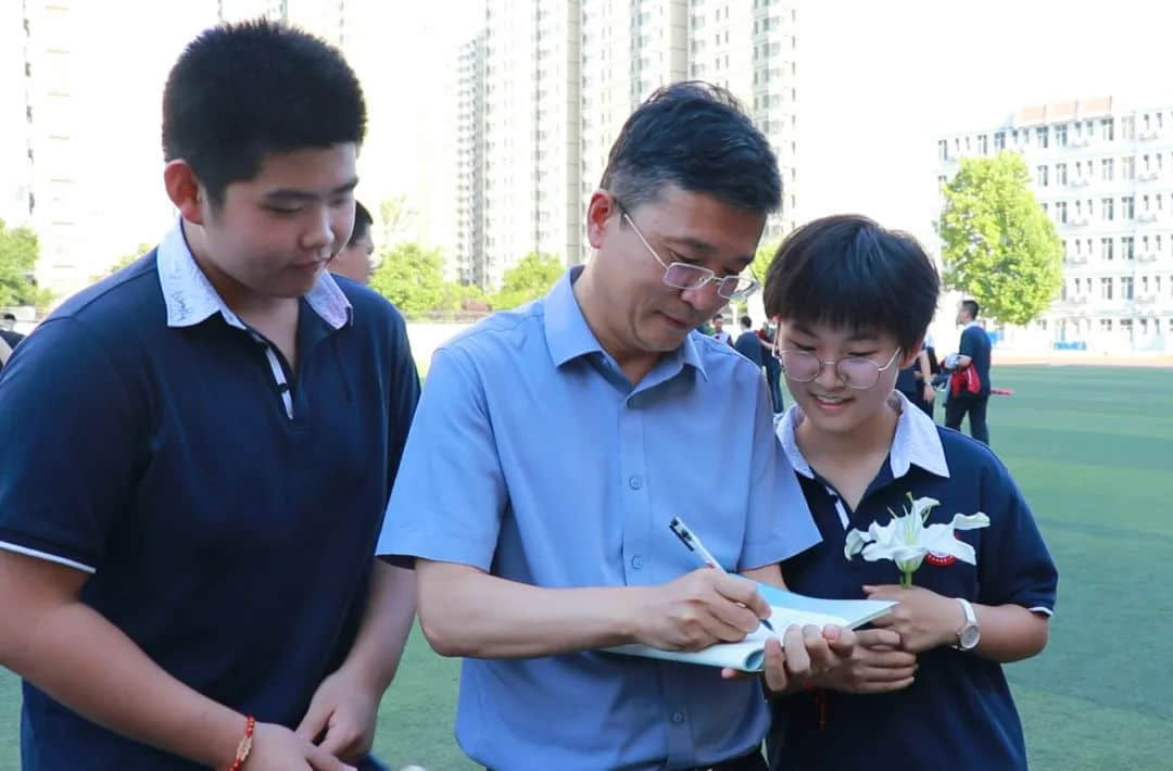 少年乘风去 未来皆可期丨初三年级毕业典礼暨中考冲刺大会