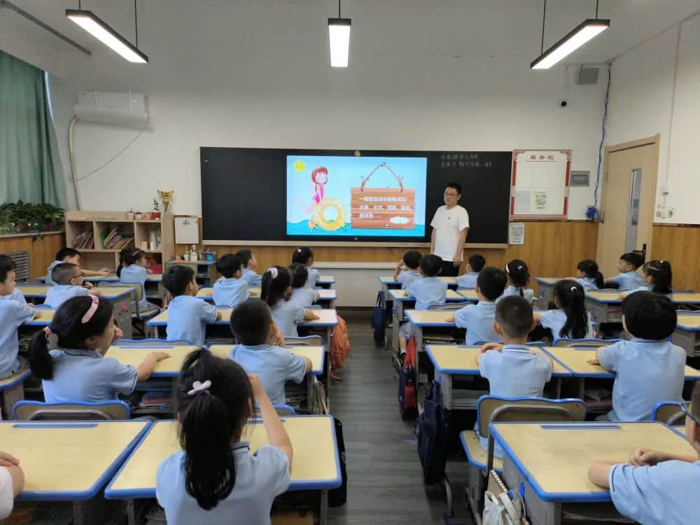 【立小•阅读嘉年华】绘本爸爸进课堂 浓浓父爱伴成长｜父亲节特辑