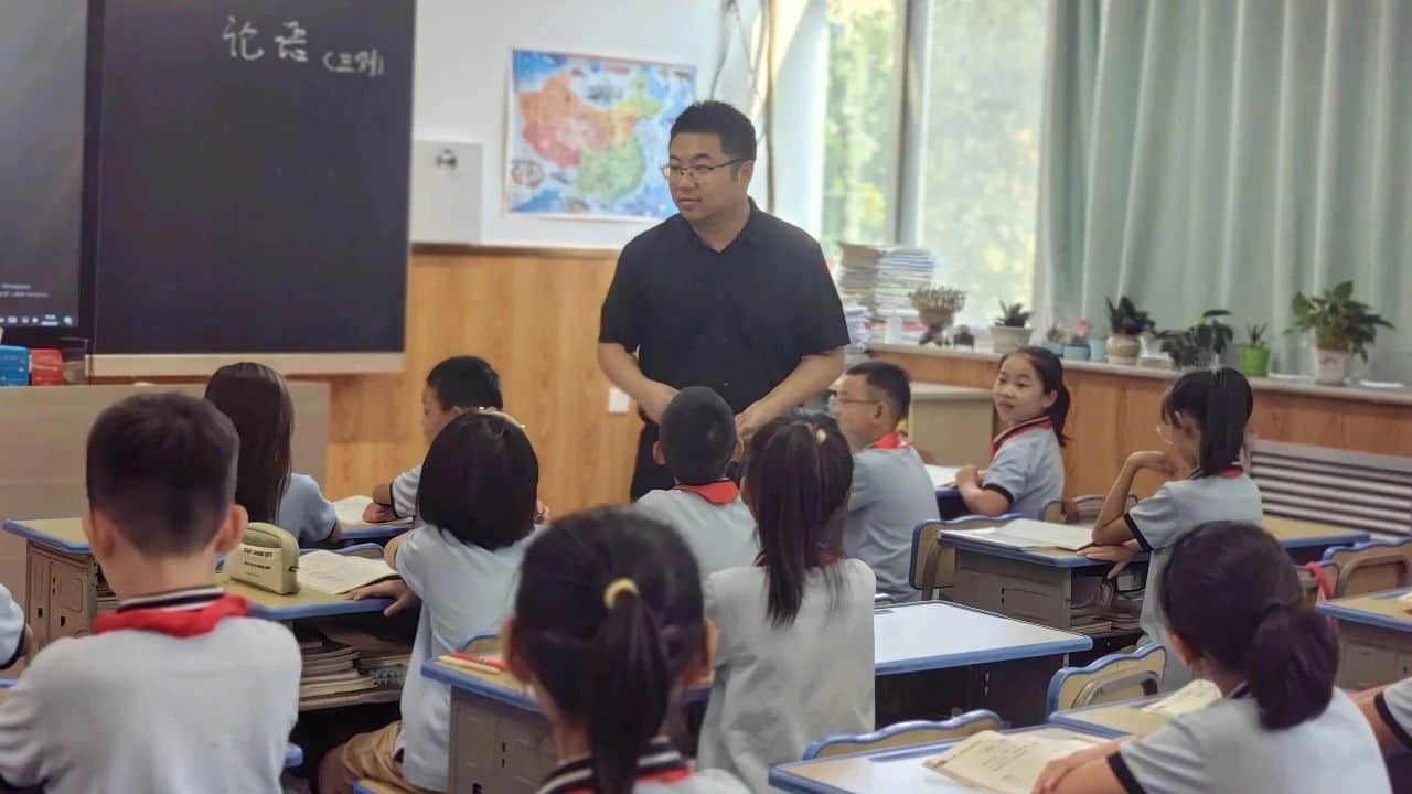 【立小•聚焦教学】开学新面貌 把脉新课堂｜石家庄私立一中附属小学开展新学期“推门听课”活动