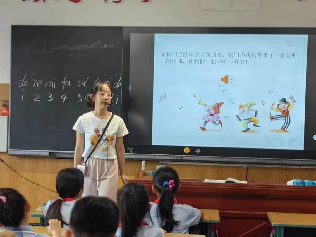 【立小•聚焦教学】开学新面貌 把脉新课堂｜石家庄私立一中附属小学开展新学期“推门听课”活动