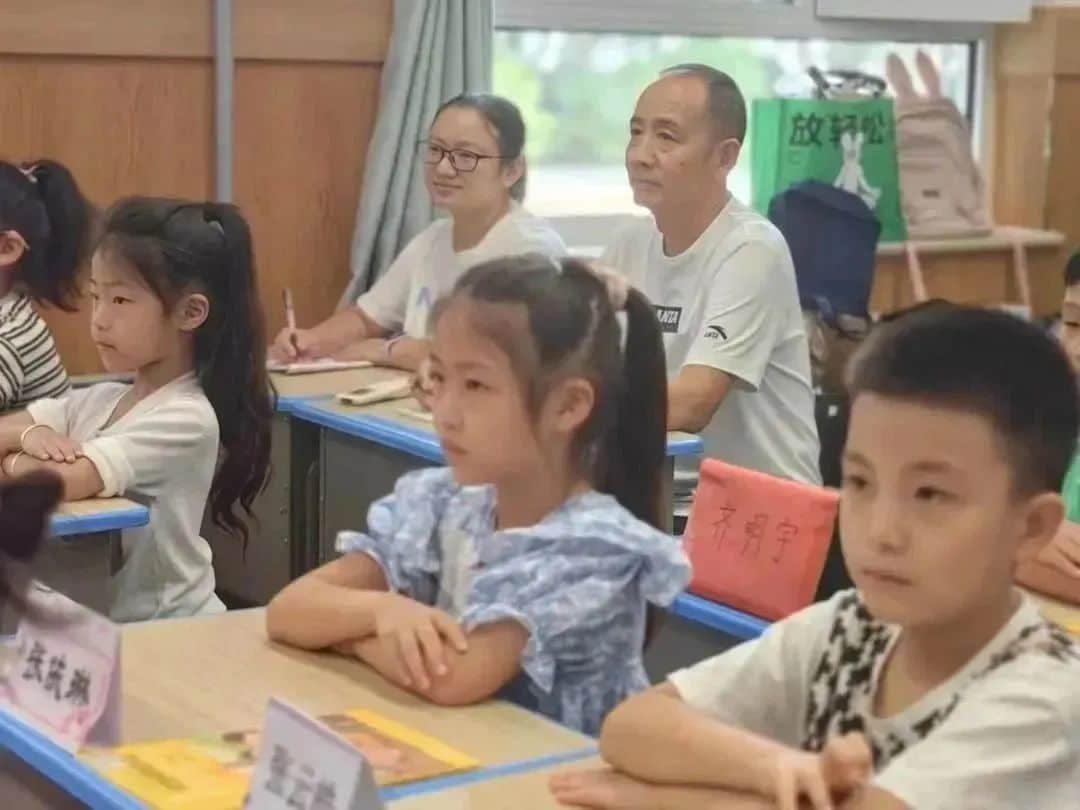 【立小•聚焦教学】开学新面貌 把脉新课堂｜石家庄私立一中附属小学开展新学期“推门听课”活动