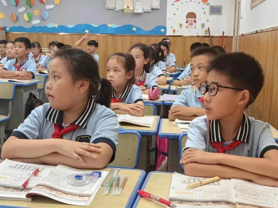 【立小•聚焦教学】开学新面貌 把脉新课堂｜石家庄私立一中附属小学开展新学期“推门听课”活动