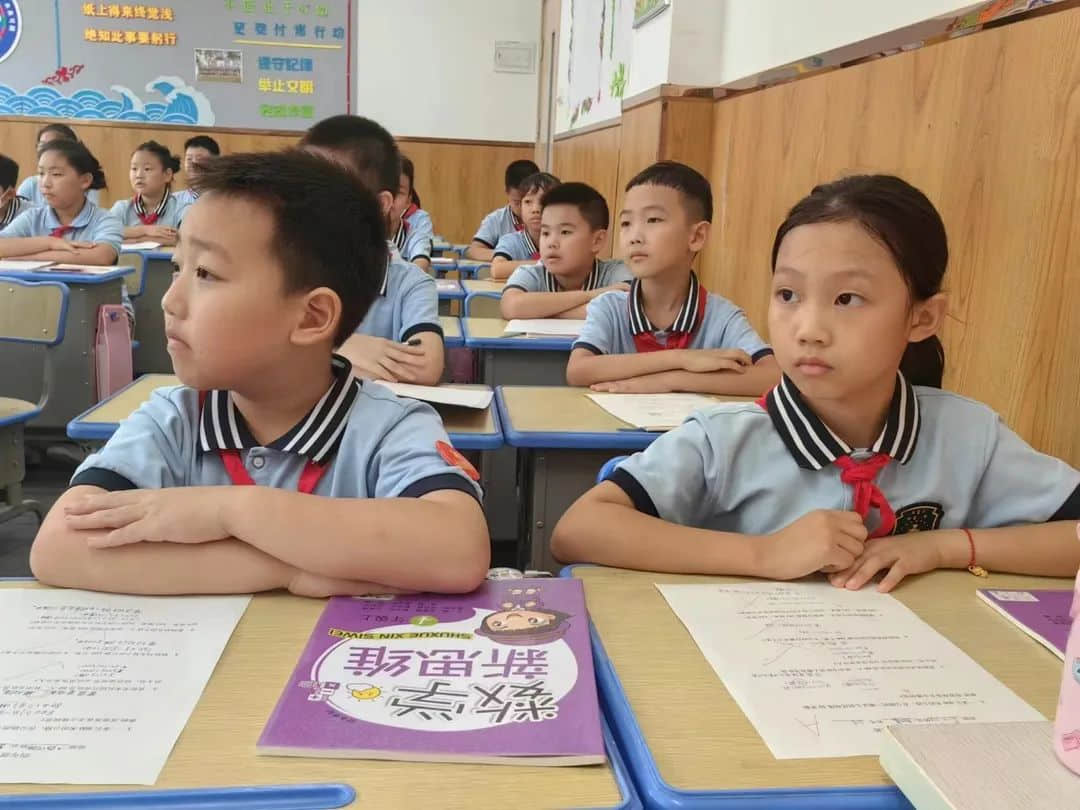 【立小•聚焦教学】开学新面貌 把脉新课堂｜石家庄私立一中附属小学开展新学期“推门听课”活动