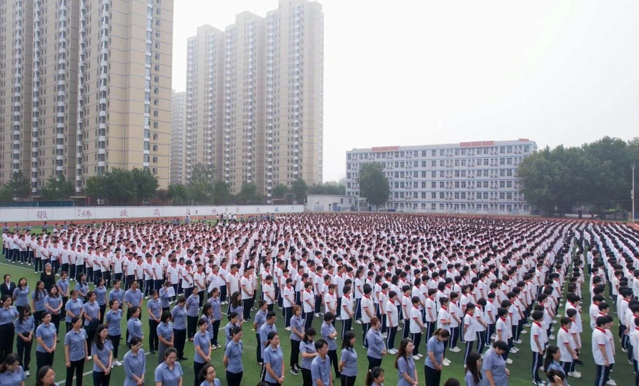 遵规守纪 立德树人丨新学期第一次升旗仪式圆满举行