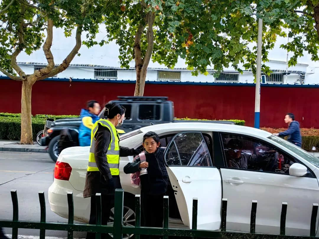 【立小•家校共育】微光成炬 温暖可及｜家长志愿者篇