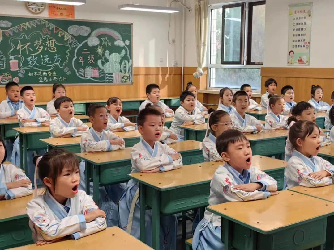 【立小•诗词节】唱响古诗新歌谣 掀起经典热浪潮｜二年级跨学科诗词主题展示